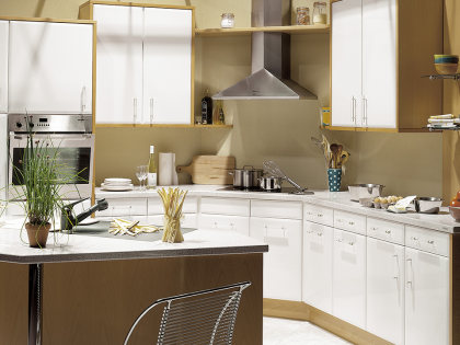 KITCHENS~336 / 德国高端橱柜品牌厨房场景| 乡村风格厨房 | 白色调 | 厨柜布局=L型+中岛台